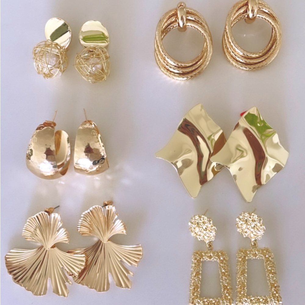 New Gorgeous Set of Trendy Earrings - Picture 3 of 8